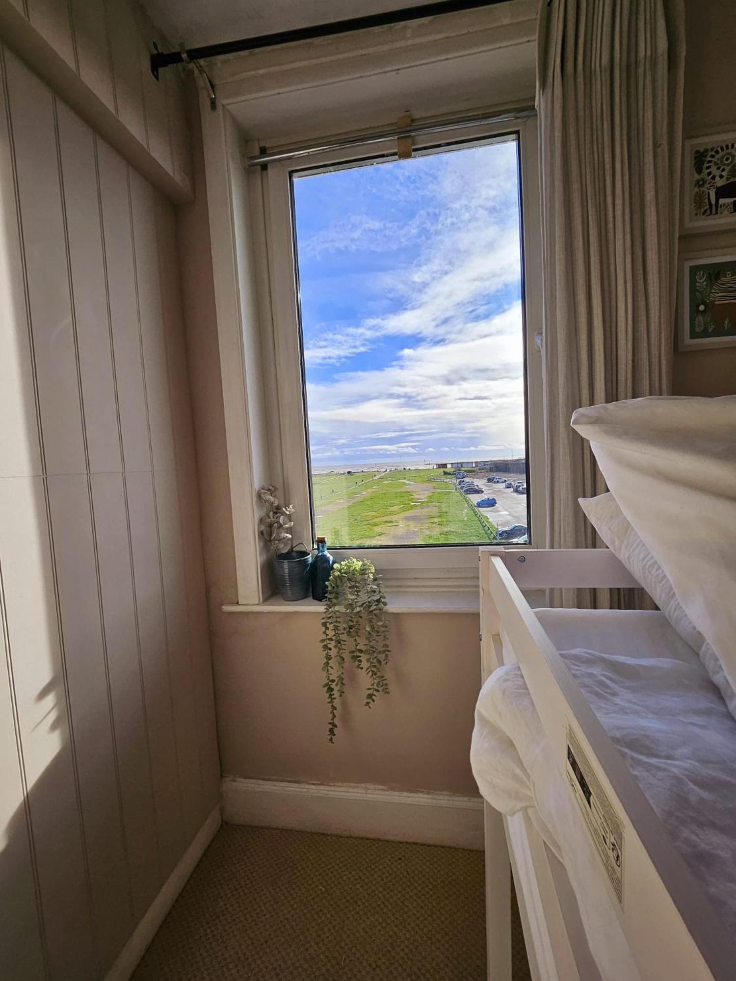 Seaview 2 Bedroom Apartment Littlehampton Exterior foto